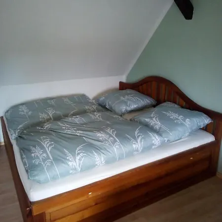 Kleine Ferienwohnung Am Kahlaer Markt *