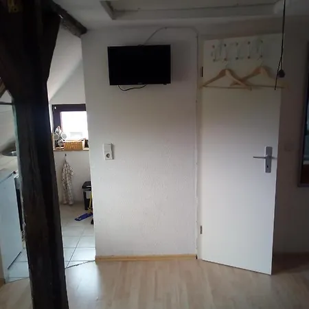 Kleine Ferienwohnung Am Kahlaer Markt