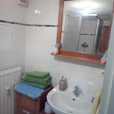 Διαμέρισμα Kleine Ferienwohnung Am Kahlaer Markt
